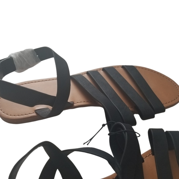 Forever 21 Faux Leather Ankle Wrap Black Gladiator Style Sandals Size 9. - Picture 5 of 7